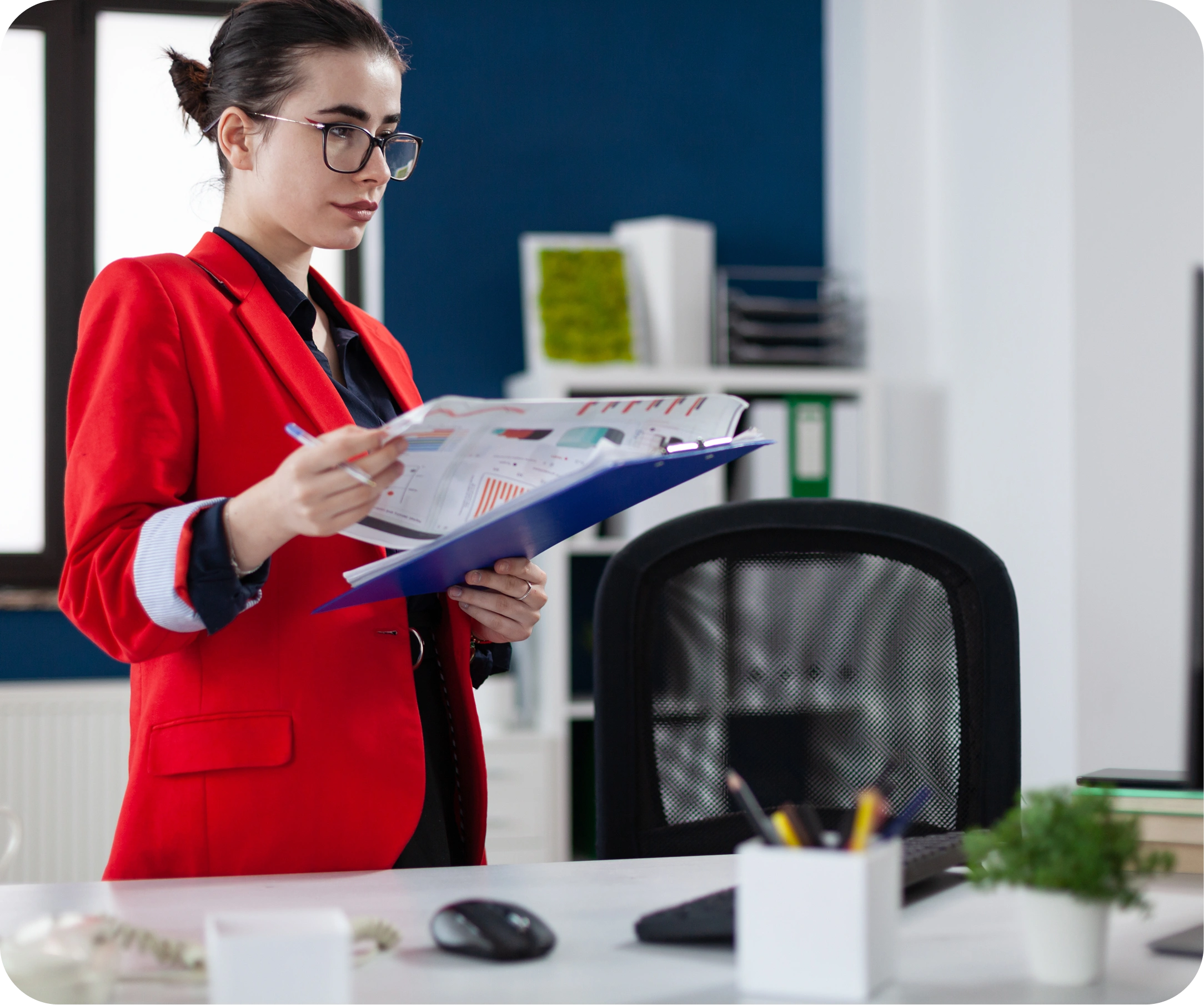 Image showing trusted migration consultants in Thodupuzha helping individuals achieve their Canadian and Australian visa dreams. Authored by Intelligen Immigration